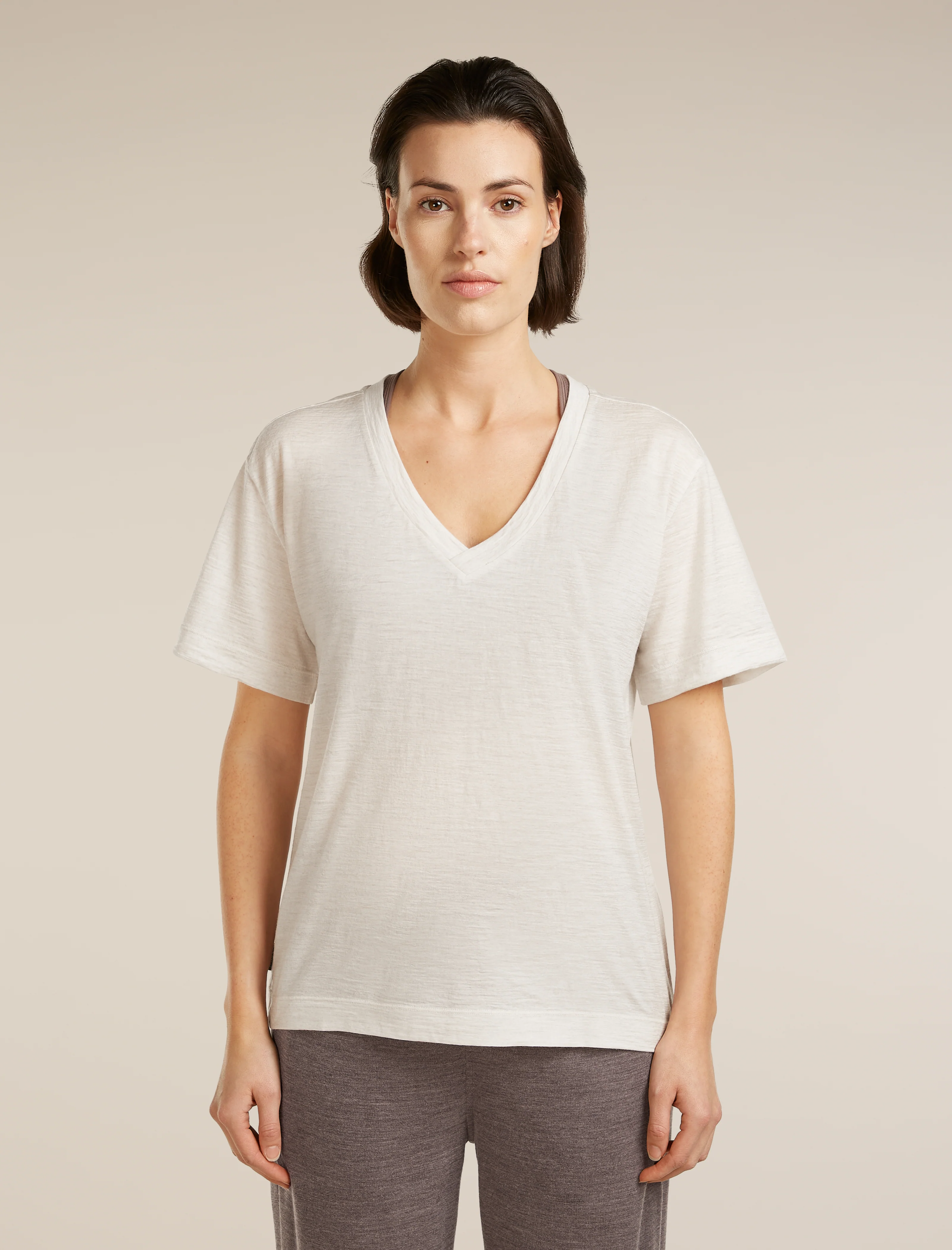 150 Tech Lite Relaxed V Neck T-Shirt