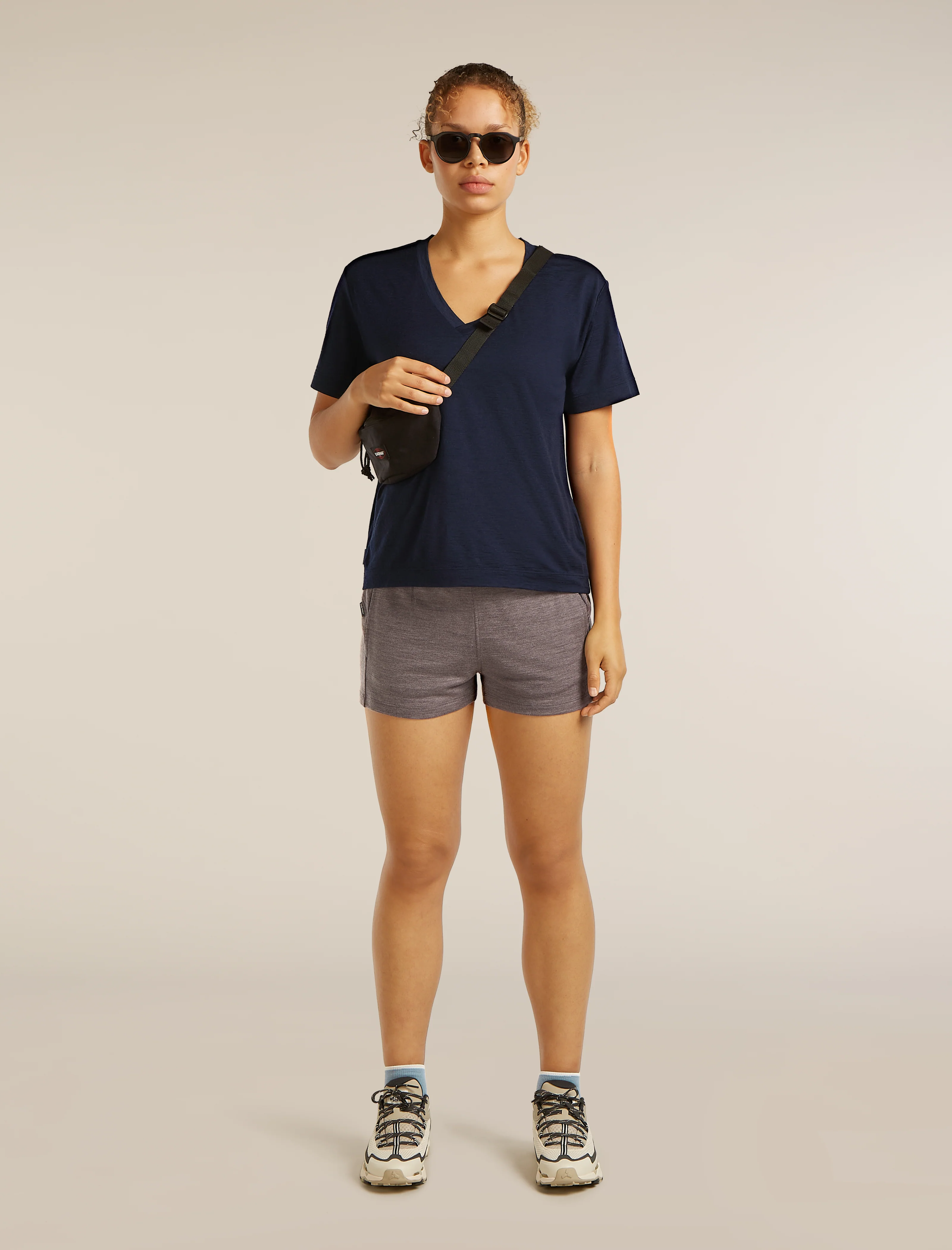 150 Tech Lite Relaxed V Neck T-Shirt - Image 4