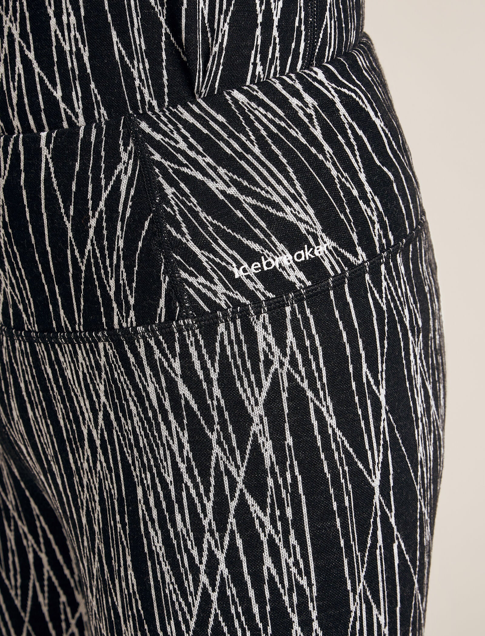 260 Tech Vertex High Rise Thermal Leggings Delta Lines - Image 5
