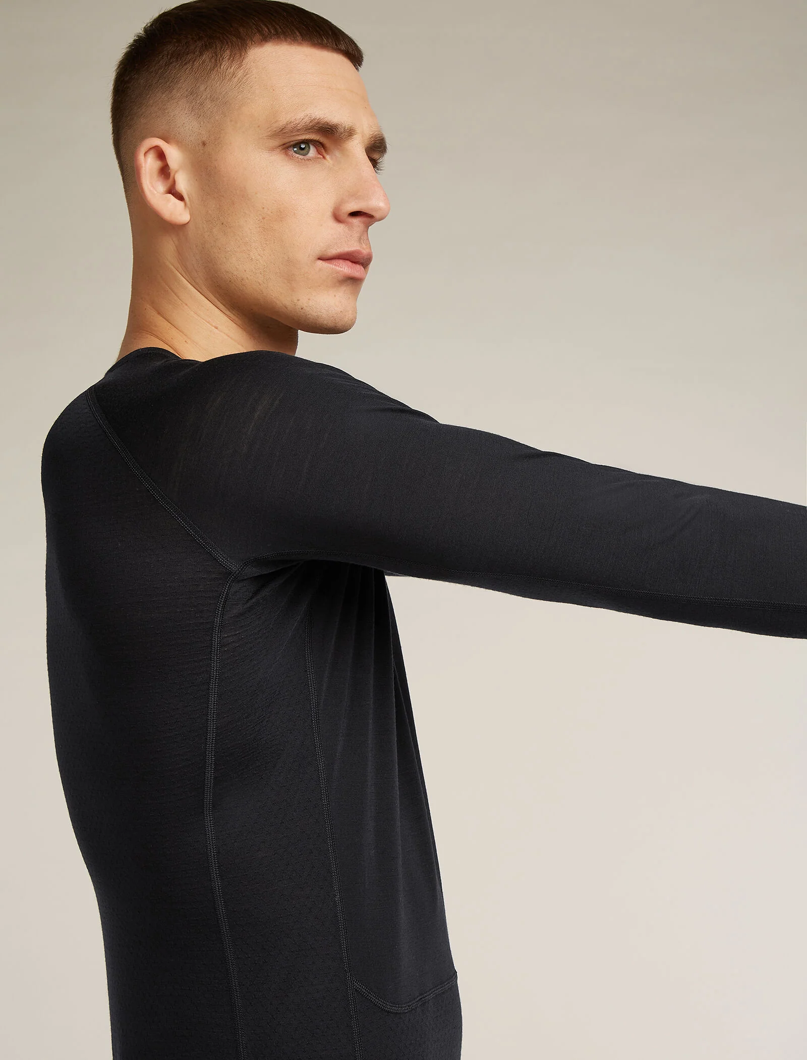 Men's Merino Blend 125 ZoneKnit⢠Long Sleeve Crew Thermal Top - Image 6