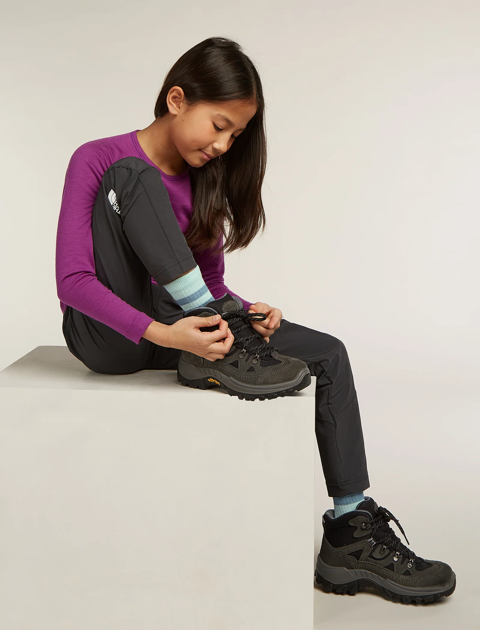 Kids’ Merino Blend Hike Light Crew Socks - Image 3