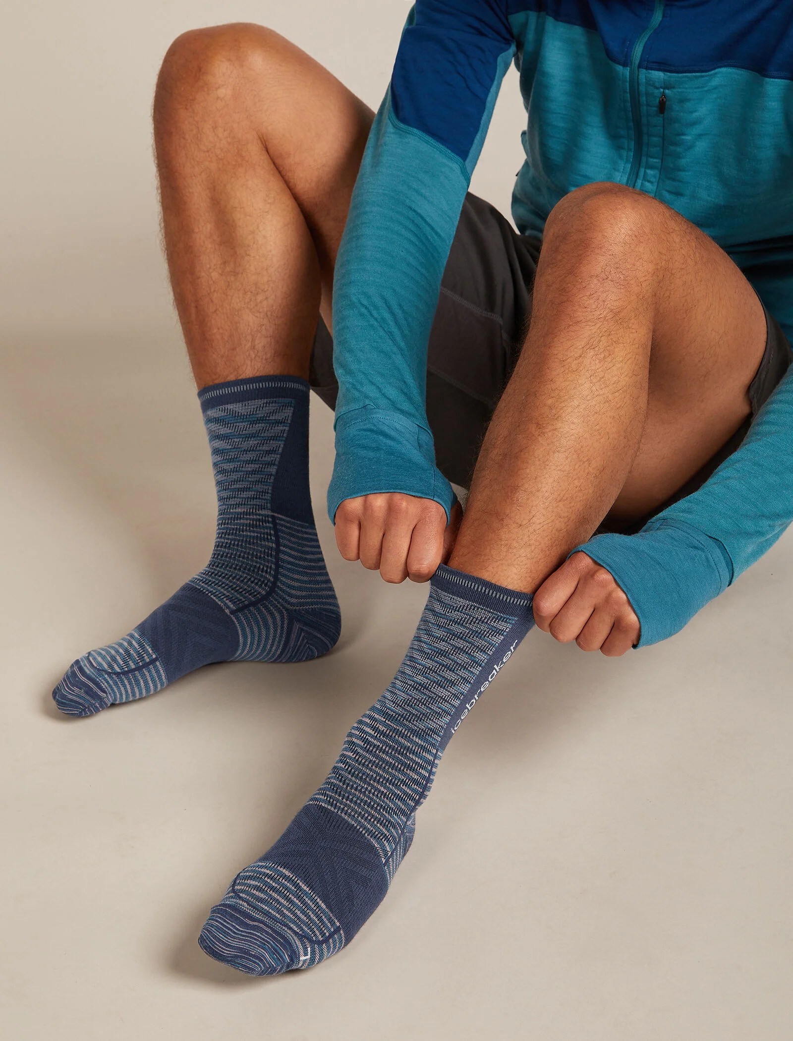 Men Run+ Crew Socks Fusion Dye - Image 2