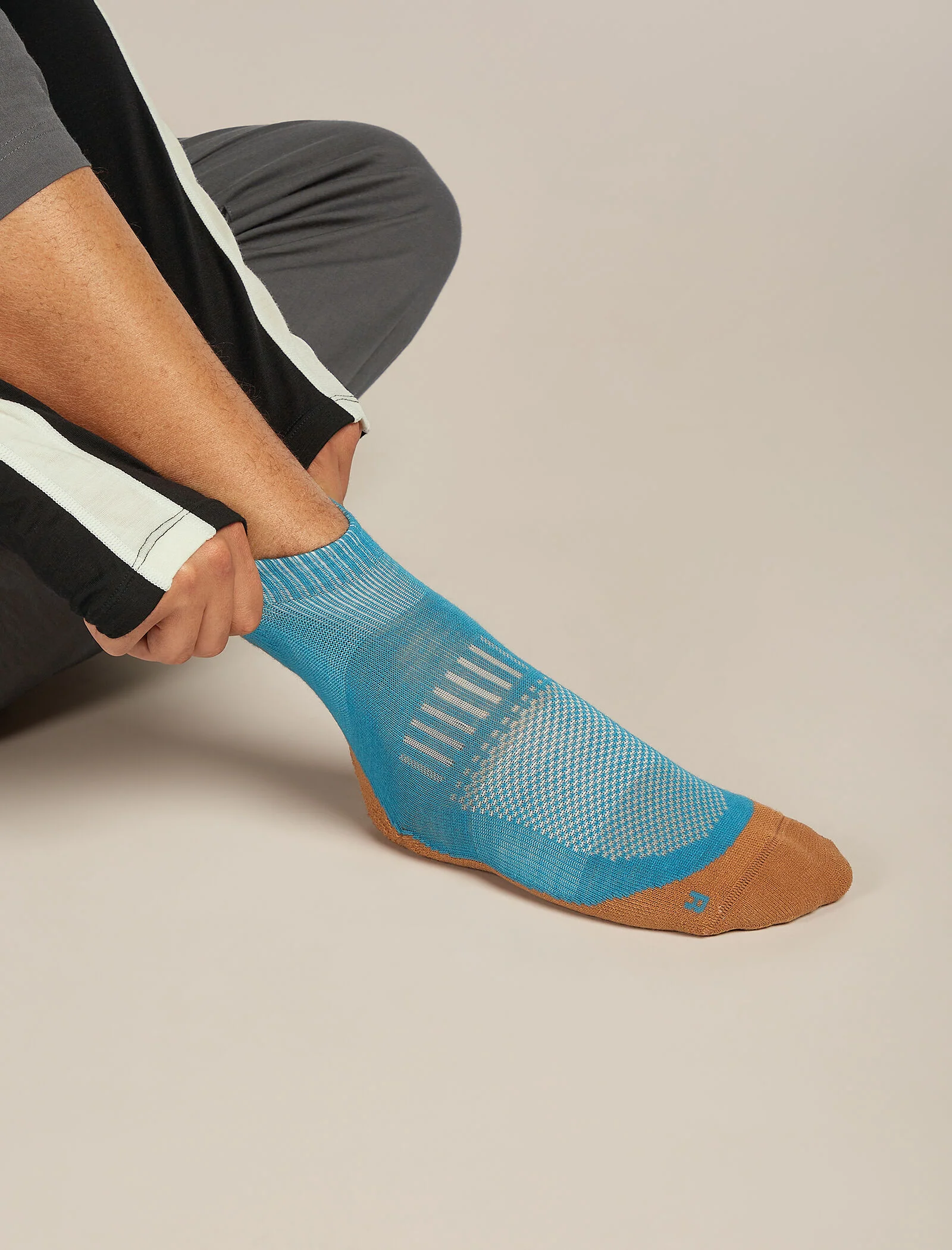 Men Hike+ Mini Socks - Image 2