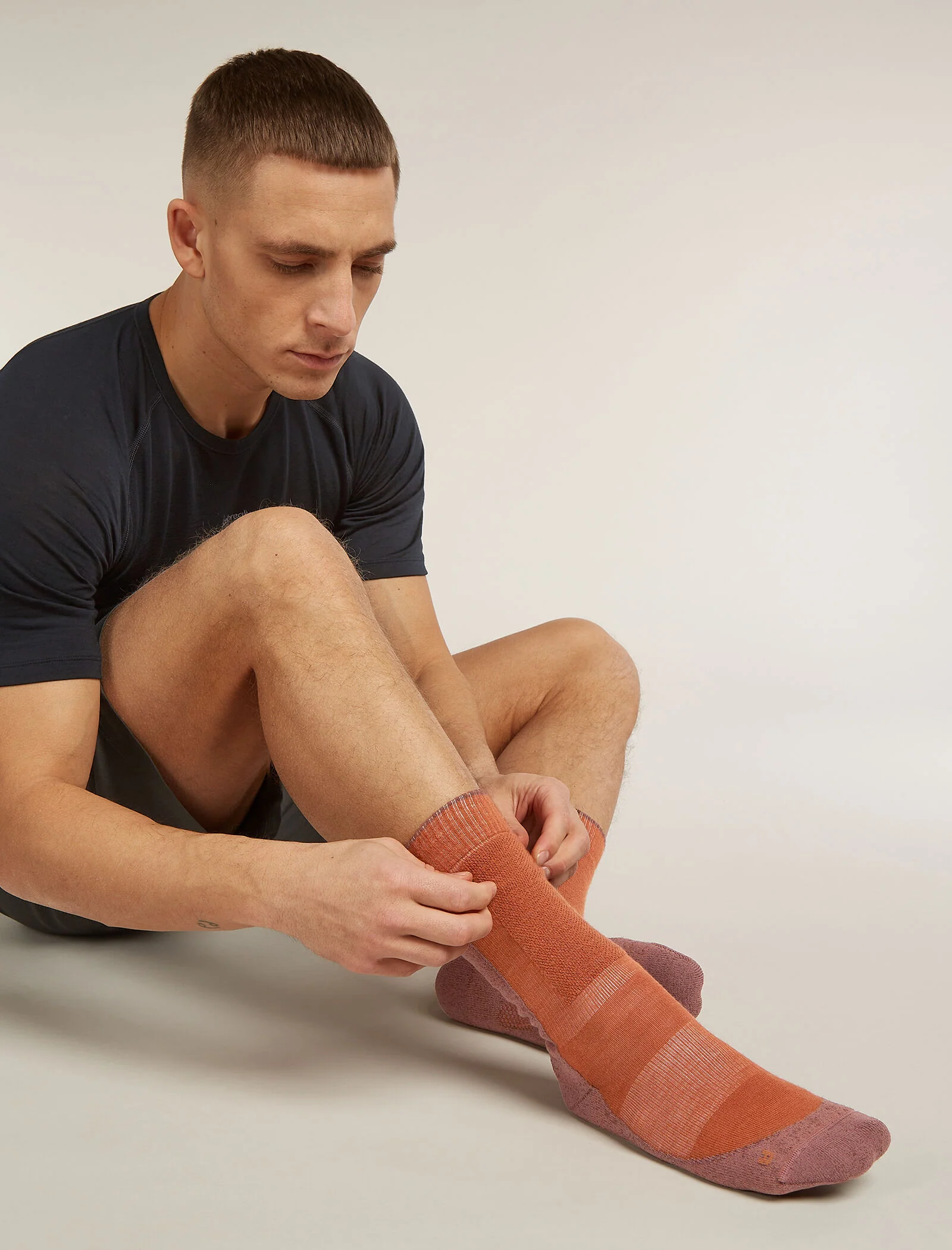 Men's Merino Hike+ Medium Crew Socks - Image 2