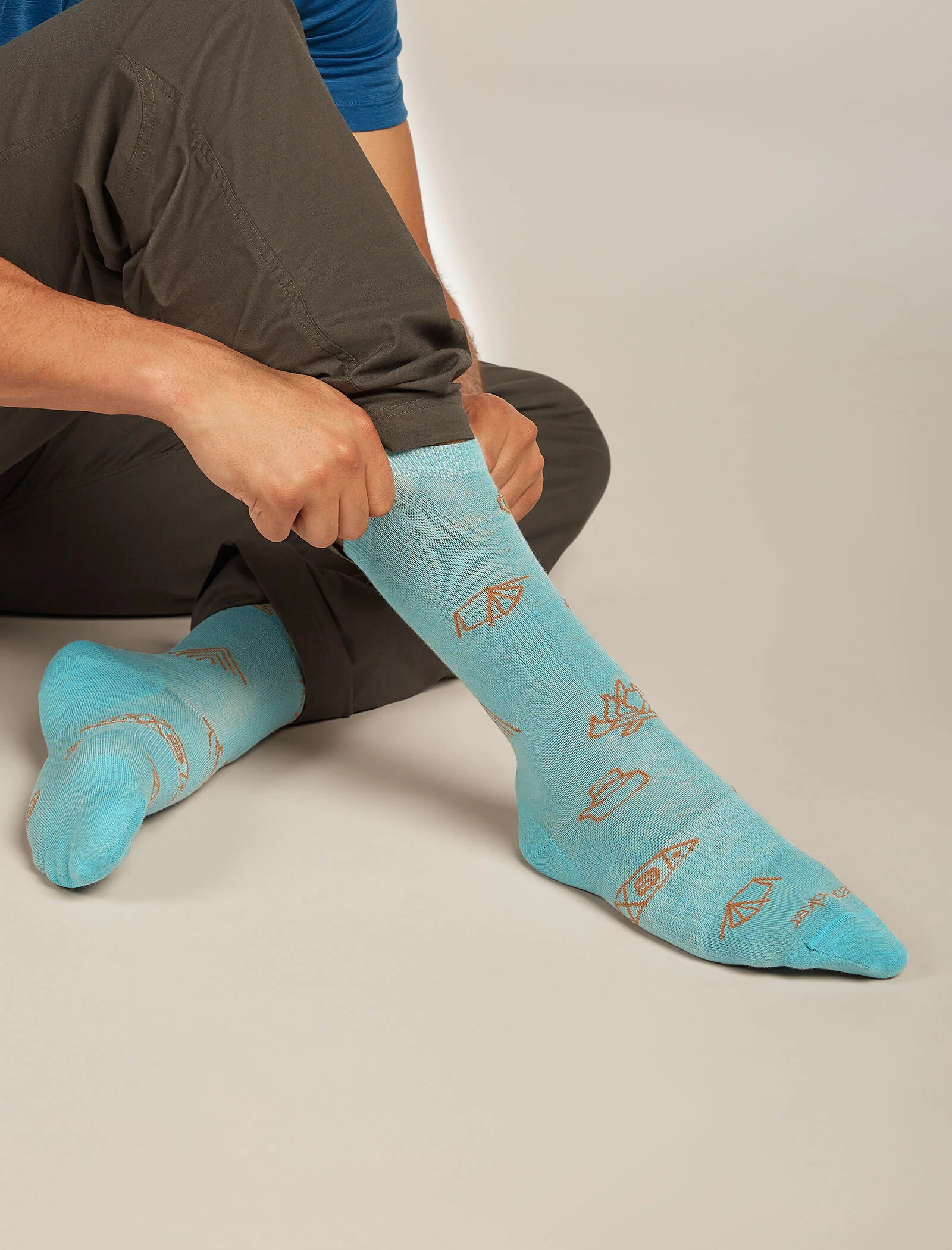 Men Lifestyle Crew Socks Camp Essentials - Image 2